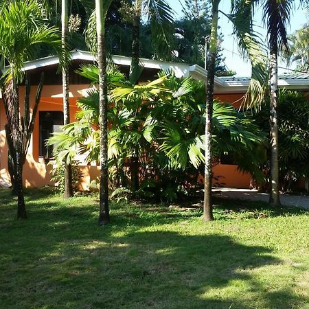 Puerto Jiménez Embassy House Bed & Breakfast エクステリア 写真