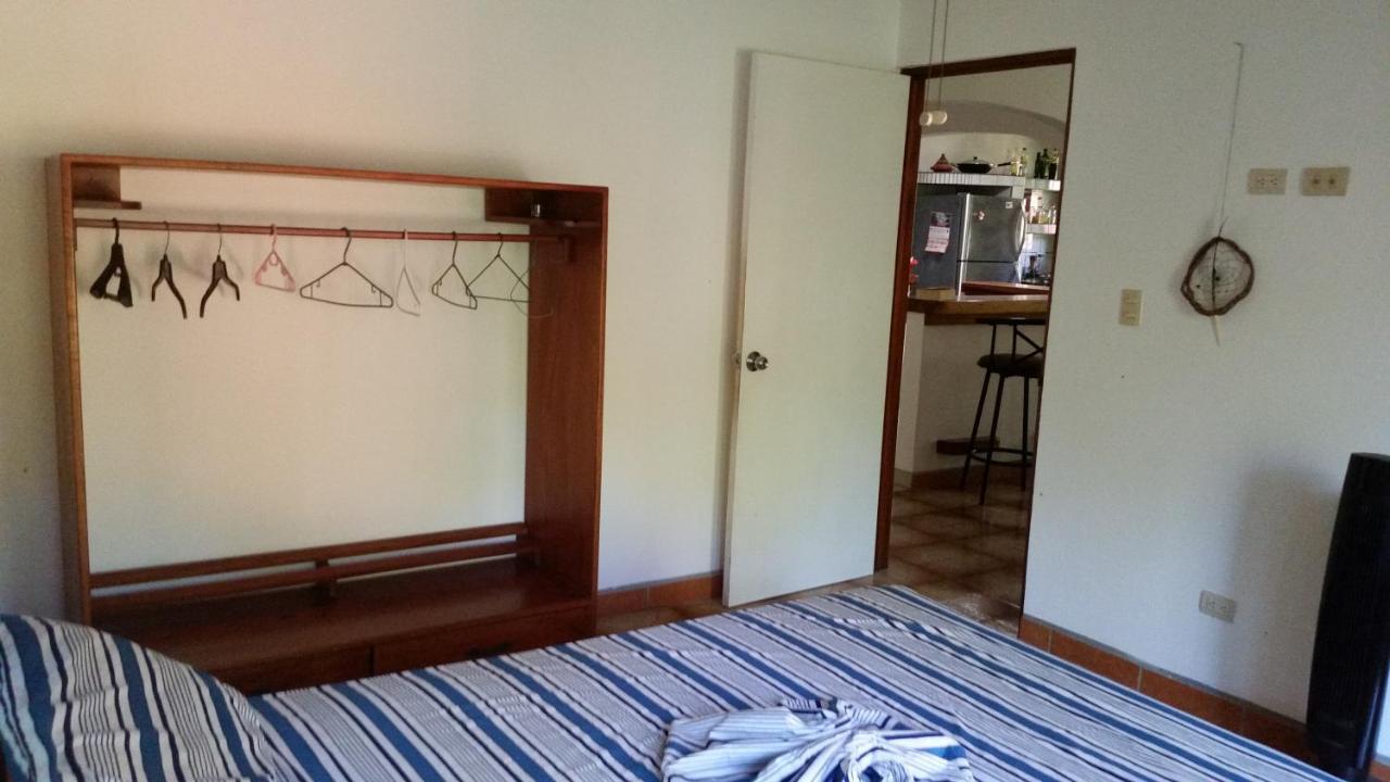 Puerto Jiménez Embassy House Bed & Breakfast エクステリア 写真